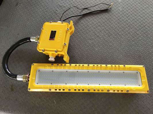 3000/4000/5000/5700K CCT الضوء الفلوريسنتي المقاوم للانفجار مع الضوء الفوري على الضوء الأبيض كفاءة 100lm / w