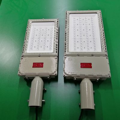 كشاف ضوئي LED مضاد للانفجار IP66 عالي الحماية مع درجة حرارة لون 6000-6500 كلفن و 20% THD