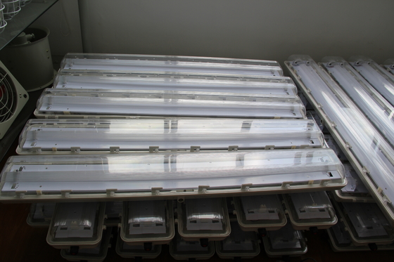 تركيبات إضاءة LED للمناطق الخطرة المعتمدة من ATEX/IECEx/CNEX، بتصنيف IP66، وضمان 5 سنوات، وواط وأحجام قابلة للتخصيص، مصباح خطي متين مقاوم للانفجار من سلسلة BYS معتمد بثلاث شهادات