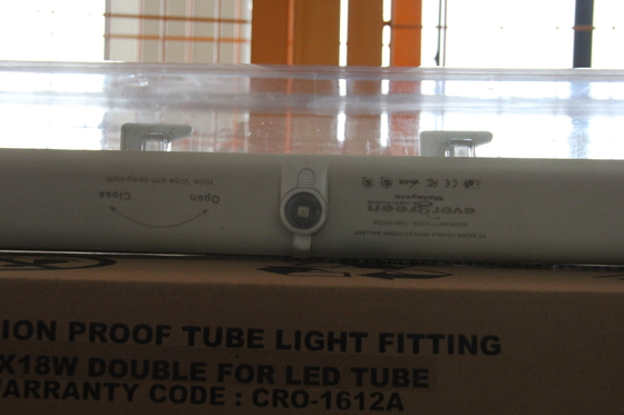 تركيبات إضاءة LED للمناطق الخطرة المعتمدة من ATEX/IECEx/CNEX، بتصنيف IP66، وضمان 5 سنوات، وواط وأحجام قابلة للتخصيص، مصباح خطي متين مقاوم للانفجار من سلسلة BYS معتمد بثلاث شهادات