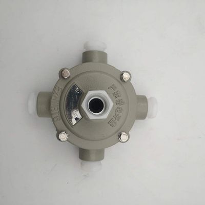 صندوق وصلات مانع للانفجار مع مدخل كابل G1/2 بجهد 220 فولت/380 فولت تيار متردد وإعدادات مخصصة للعملاء