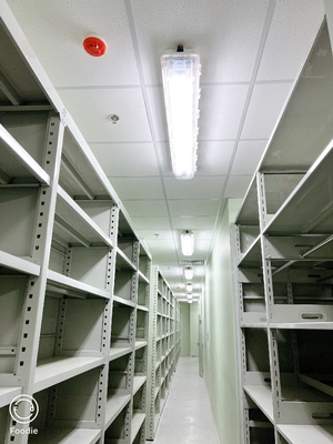 مصباح LED خطي مضاد للانفجار 4 أقدام للمواقع الخطرة 2x9W / 2x18W