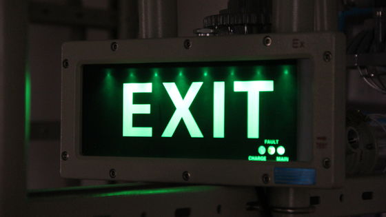 ضوء خروج طوارئ LED مضاد للانفجار ومقاوم للماء ATEX IP66، مثبت على السقف، 3 واط، طوارئ لمدة 90 دقيقة