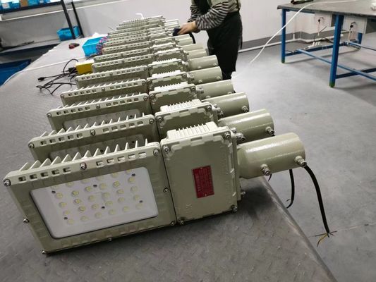 حل الإضاءة الصناعية مضاد للانفجارات مصابيح LED عالية مع عدسة EX معتمدة