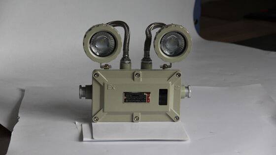 ATEX IP66 مصباح LED مضاد للانفجار مزدوج النقطة متعدد الوظائف مزدوج الرأس إعادة شحن مصباح خروج الطوارئ
