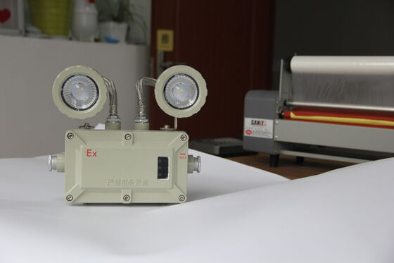 ATEX IP66 مصباح LED مضاد للانفجار مزدوج النقطة متعدد الوظائف مزدوج الرأس إعادة شحن مصباح خروج الطوارئ