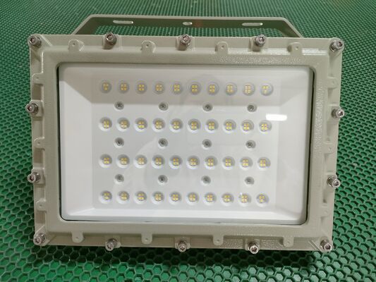 5 سنوات الضمان الكامل منطقة الخطر مصباح LED الصناعي للفيضانات IP66 50-240W 140lm/W ATEX IECEx منطقة معتمدة 1 و 2