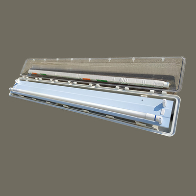 ضوء IP66 LED Liner ضد الانفجار 220V T5 T8 Tube ATEX للمناطق الخطرة