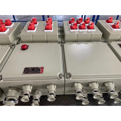 IP65 الفولاذ المقاوم للصدأ الجدار المثبتة لوحة التحكم الكهربائية الحجرات AC 220V / 380V Ex دليل لوحة التحكم